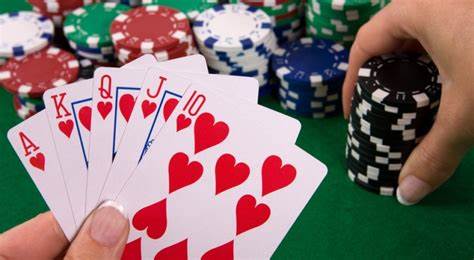 Bermain Poker di Casino